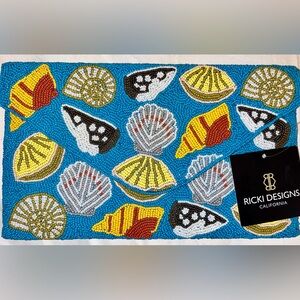 NWT Rikki designs California beaded Seashell clutch bag purse